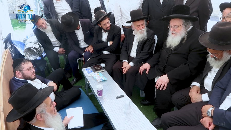 הגר"ש אלתר בניחום אבלים אצל הרב אליהו מאיר פייבלזון