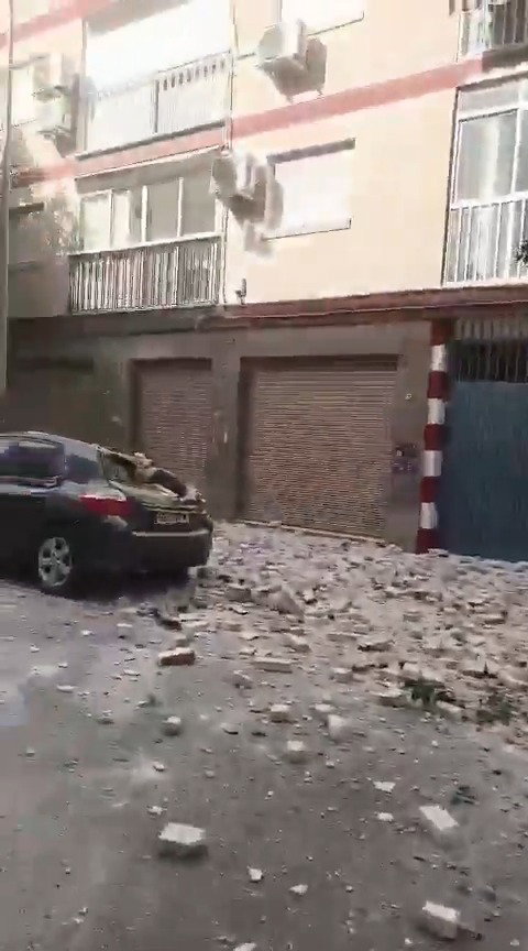 הרס נרחב בספרד לאחר רעידת אדמה עוצמתית | כך זה נראה דקות אחרי הרעש