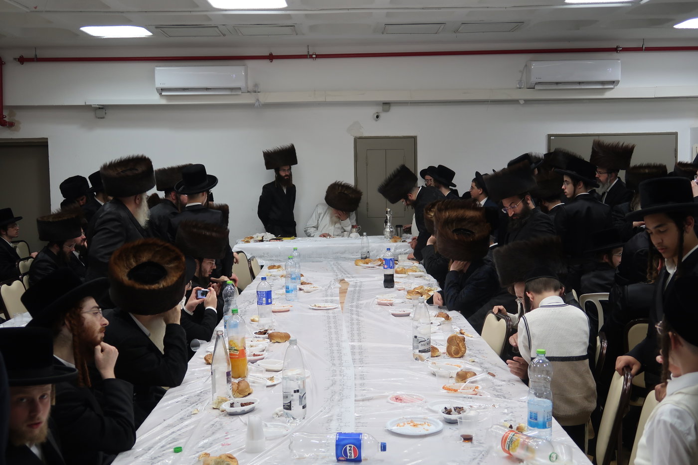 האדמו"ר ממבקשי אמונה בחיפה