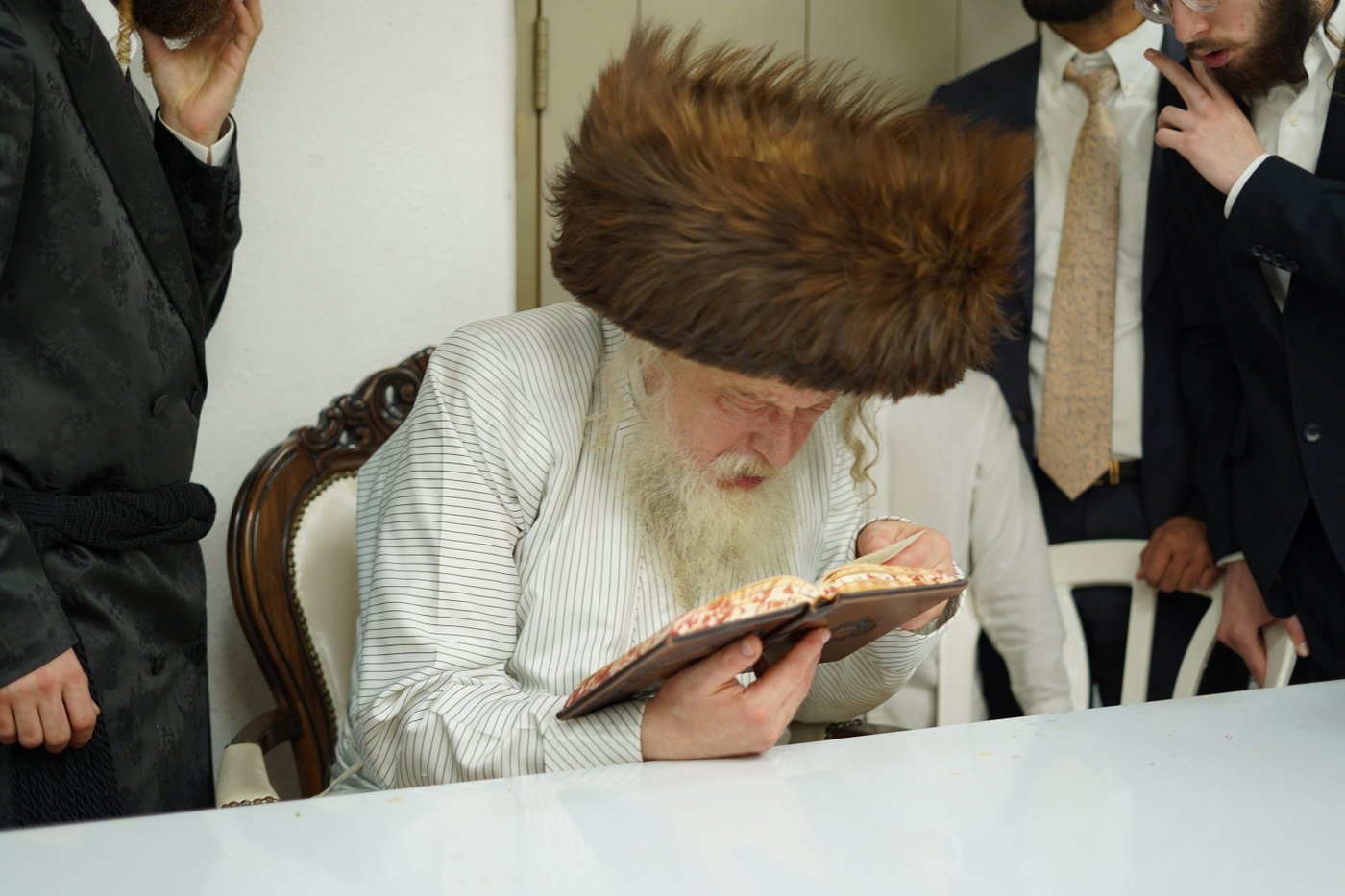 האדמו"ר ממבקשי אמונה בחיפה