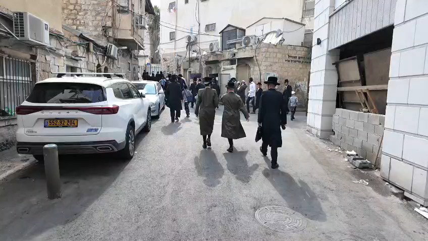 כוחות המשטרה בשוק מאה שערים