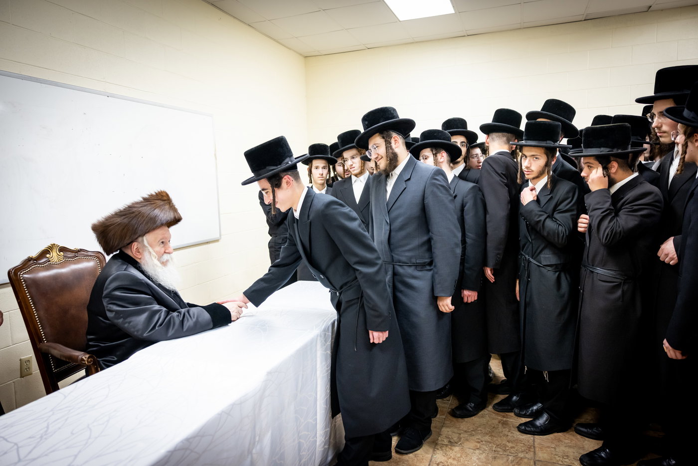 ר"ח אלול בצל האדמו"ר מבאבוב