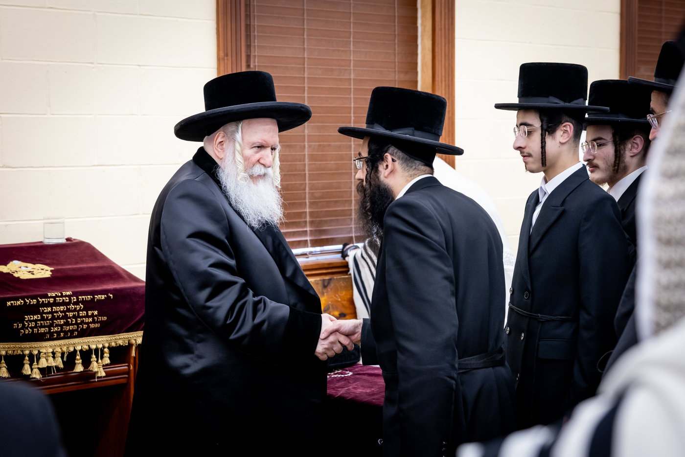 ר"ח אלול בצל האדמו"ר מבאבוב