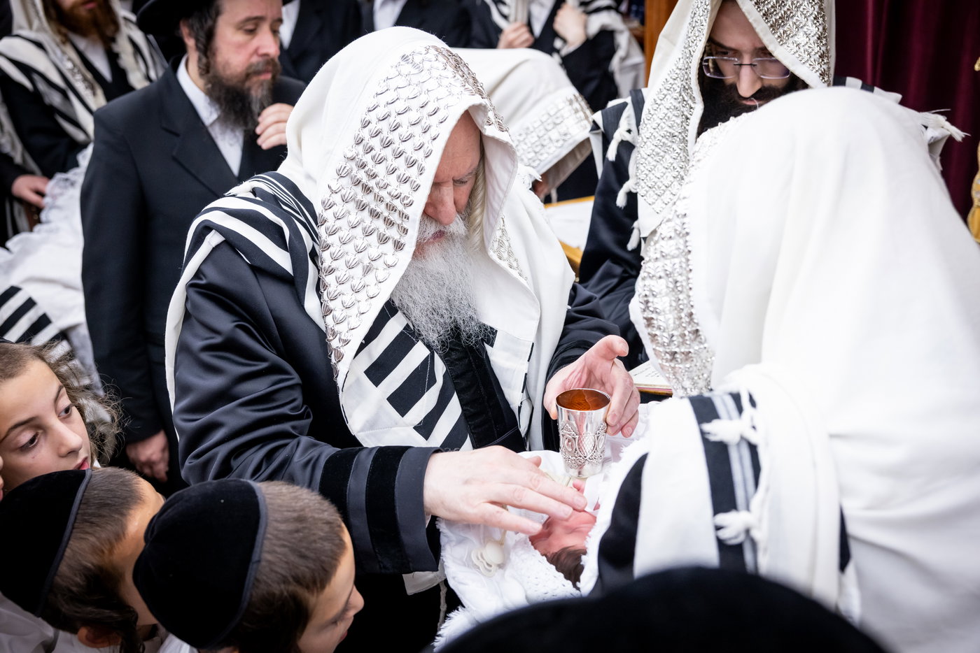 ר"ח אלול בצל האדמו"ר מבאבוב