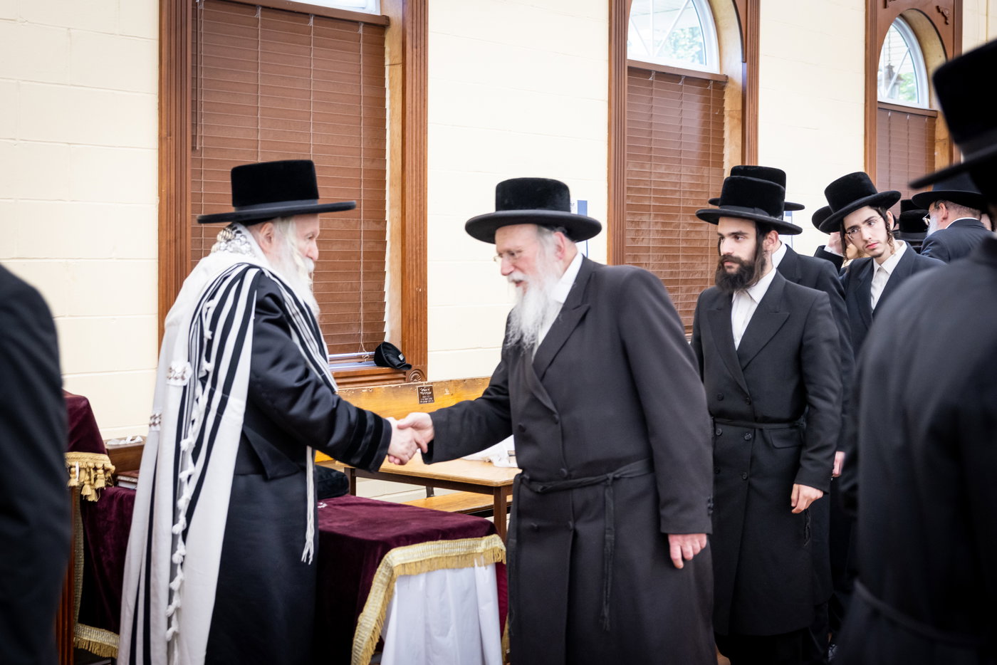 ר"ח אלול בצל האדמו"ר מבאבוב