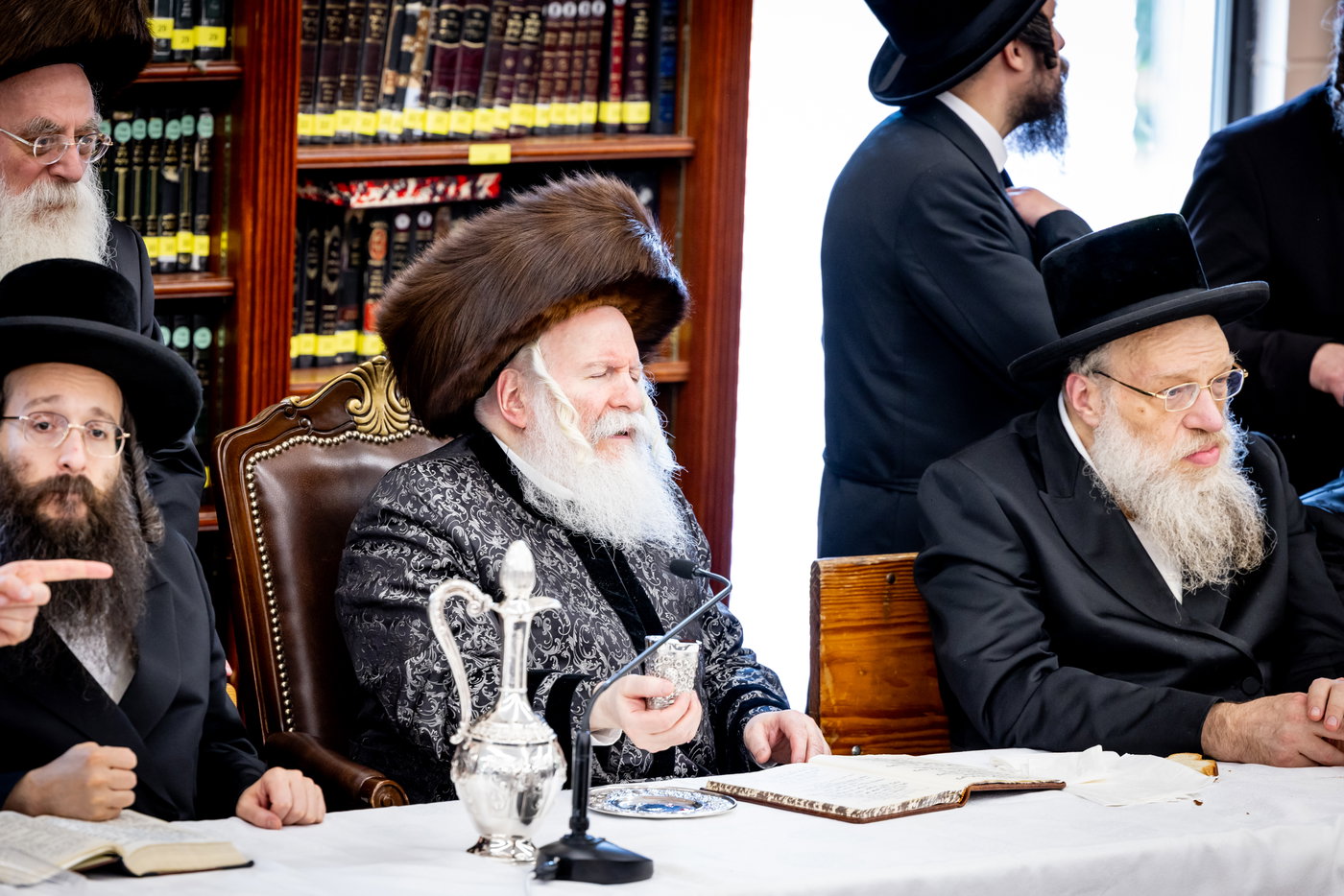 ר"ח אלול בצל האדמו"ר מבאבוב