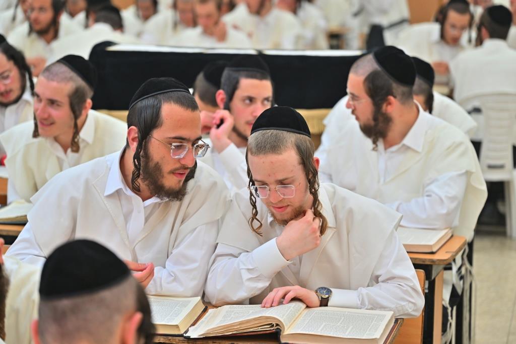 פתיחת הזמן בישיבת המתמידים