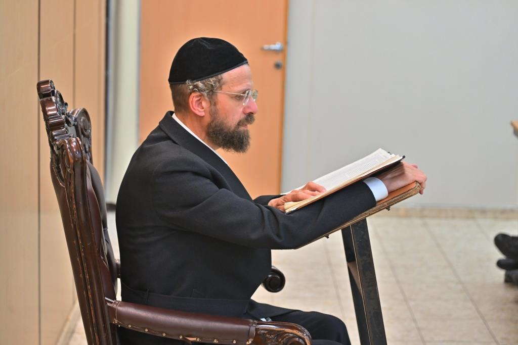 פתיחת הזמן בישיבת המתמידים