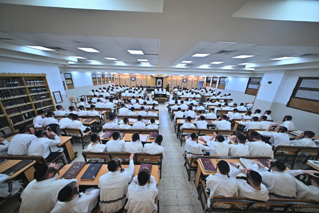 פתיחת הזמן בישיבת המתמידים