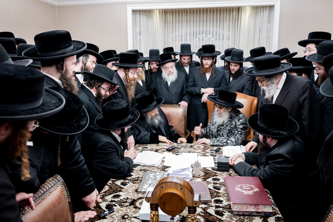 האדמו"ר מבאבוב 45 בביקור אצל האדמו"ר מסאטמר