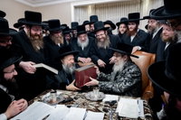 האדמו"ר מבאבוב 45 בביקור אצל האדמו"ר מסאטמר