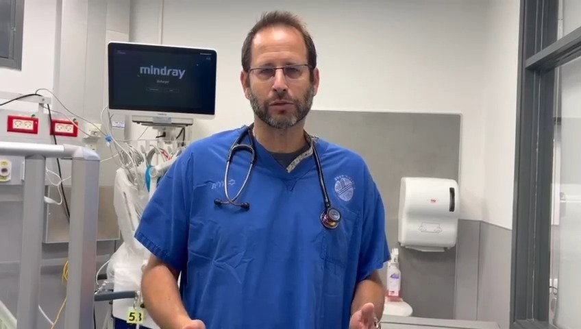 ד״ר רונן פומפ מסביר על הכשות נחשים