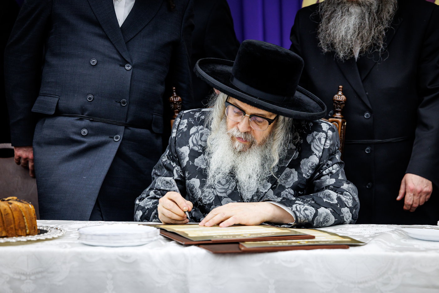 האדמו"ר מסאטמר בביקור במחנות הקיץ