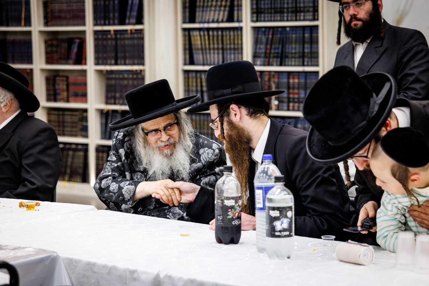האדמו"ר מסאטמר בביקור במחנות הקיץ