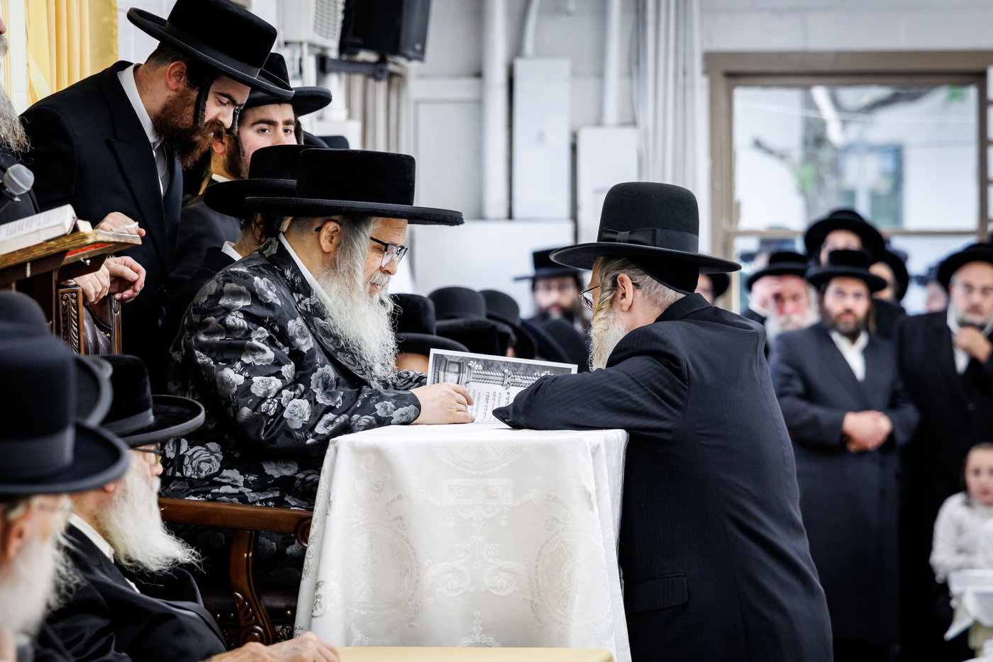 האדמו"ר מסאטמר בביקור במחנות הקיץ