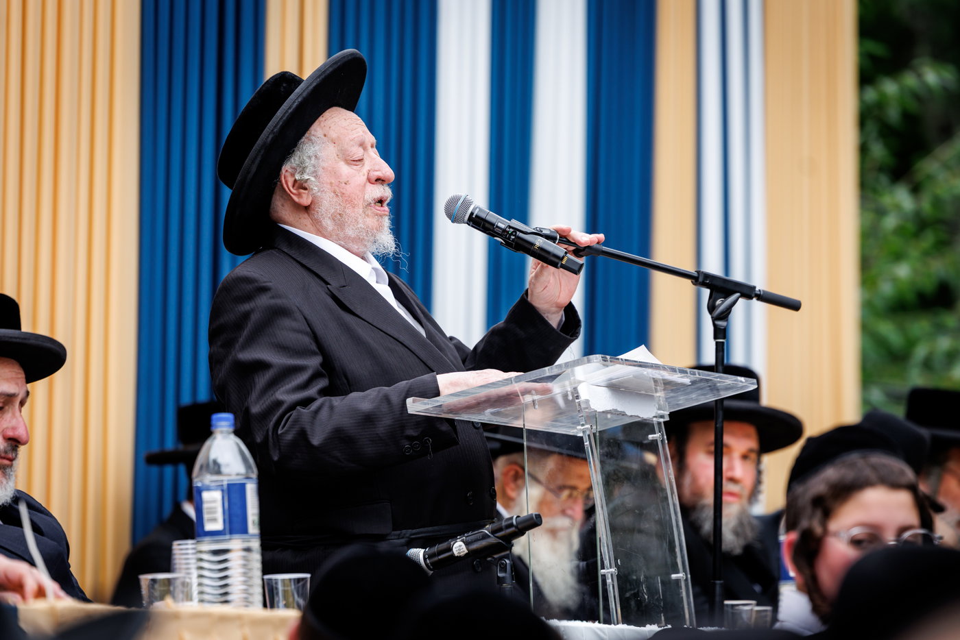 האדמו"ר מסאטמר בביקור במחנות הקיץ