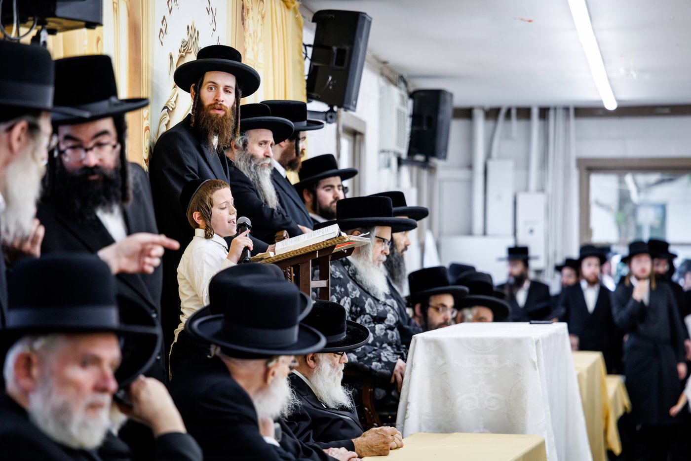 האדמו"ר מסאטמר בביקור במחנות הקיץ
