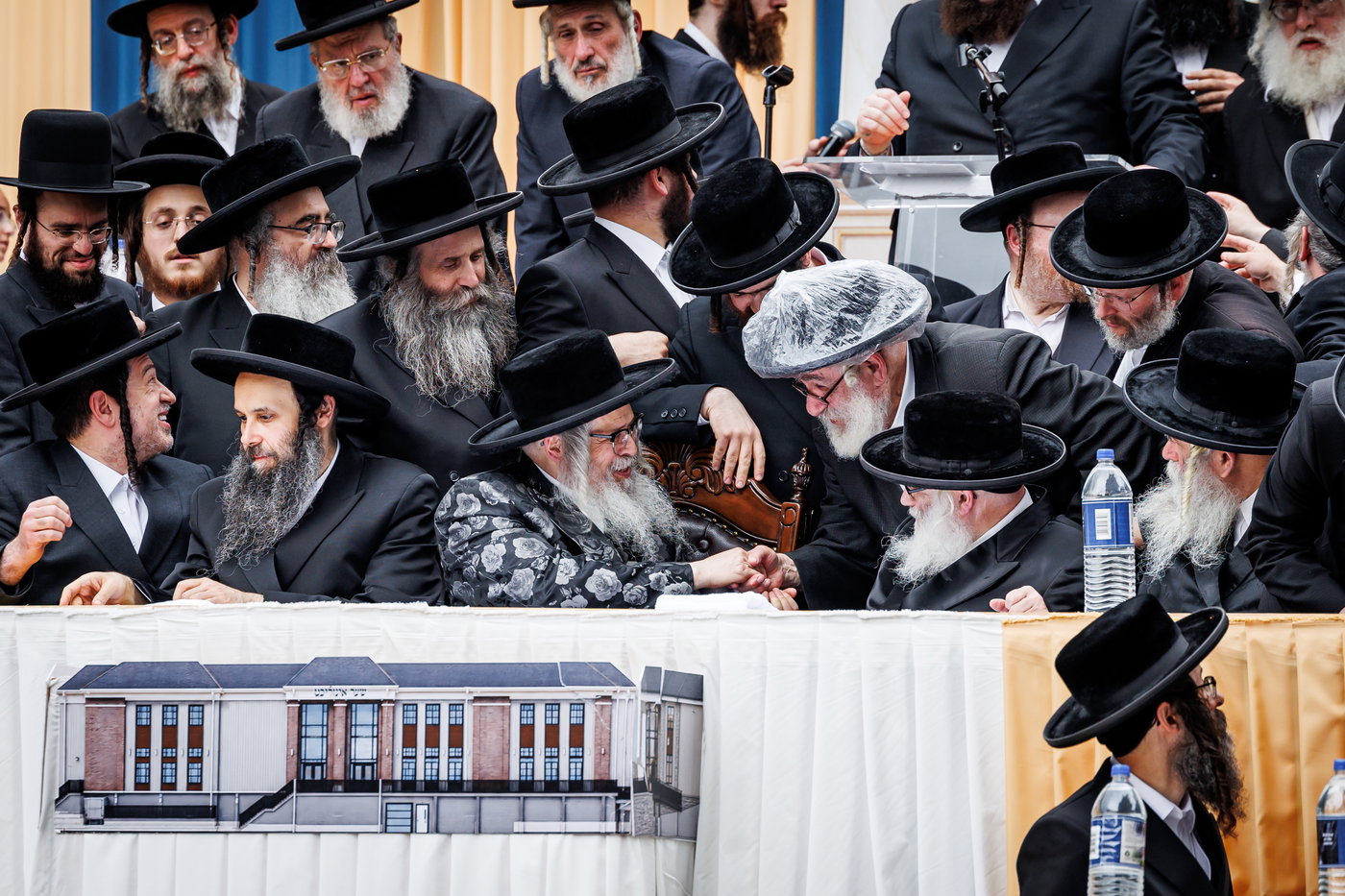 האדמו"ר מסאטמר בביקור במחנות הקיץ
