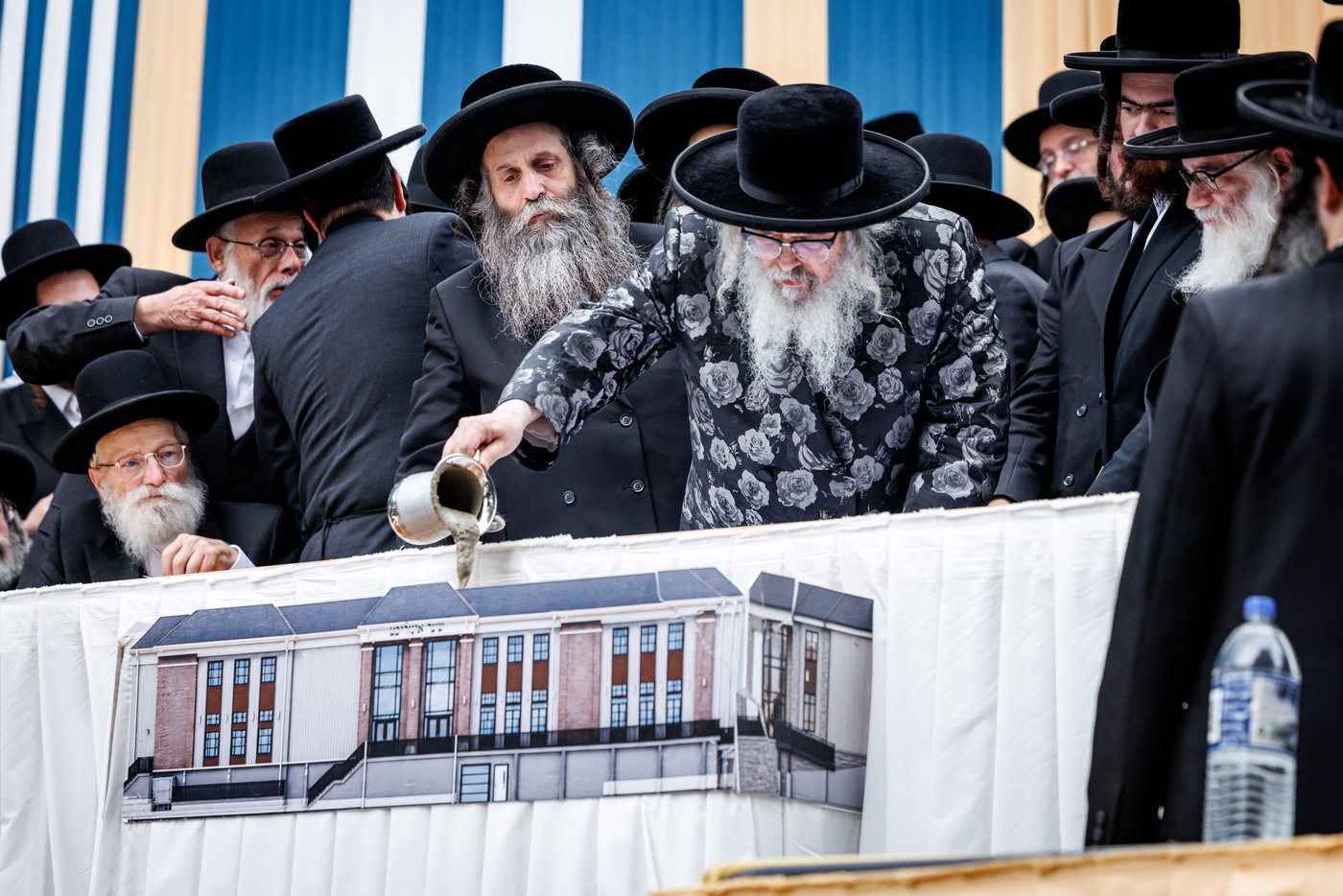 האדמו"ר מסאטמר בביקור במחנות הקיץ