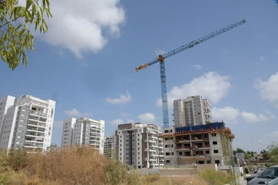 בניין בבנייה