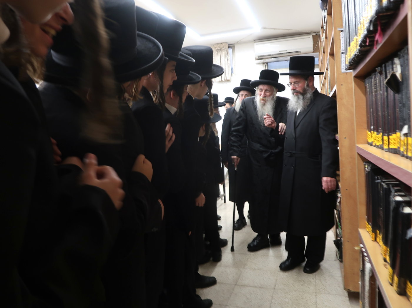 פתיחת הזמן בישיבת טשארנאביל