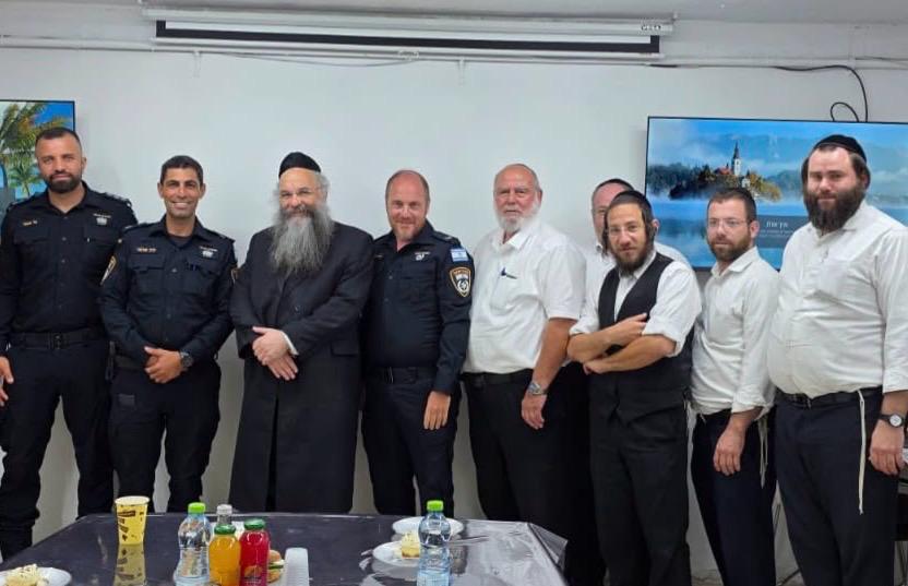 מחלקת החקירות של משטרת בני ברק במפגש מקצועי עם הנהלת זק”א