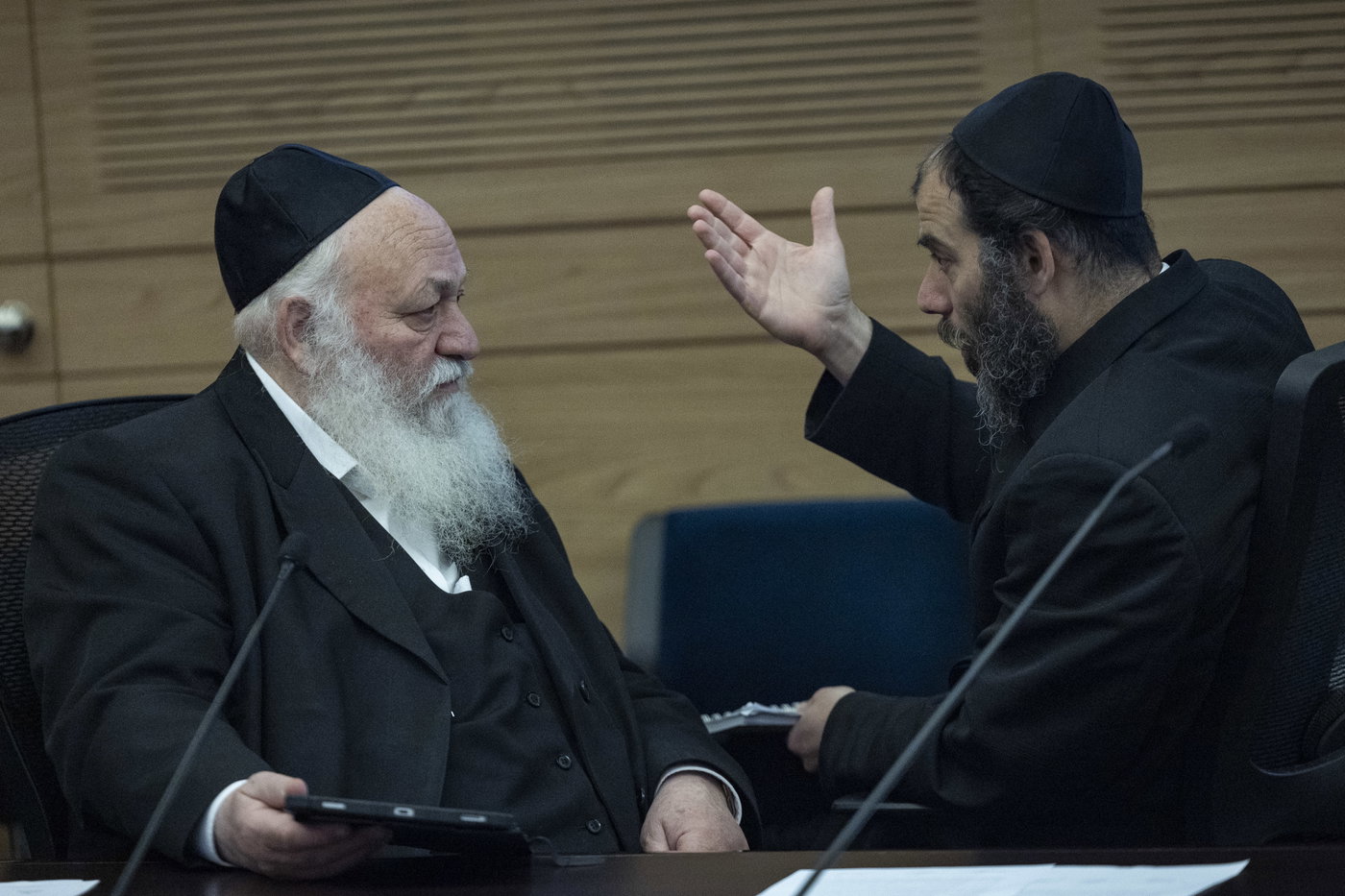 גולדקנופף ומוטי בבצ'יק