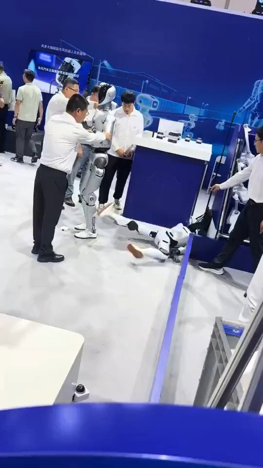 רובוט נוסף איבד שליטה מול כולם בכנס הרובוטים העולמי בבייג'ינג 2026