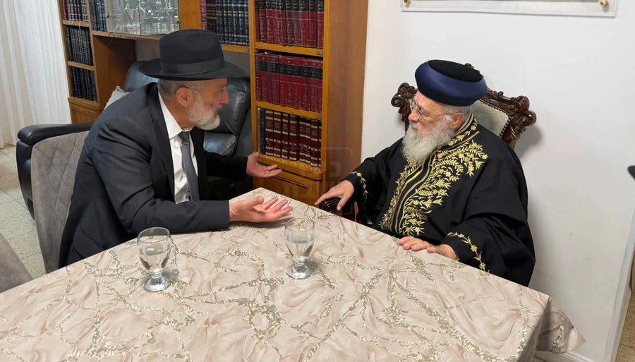 אריה דרעי במעונו של הראש"ל הגר"י יוסף