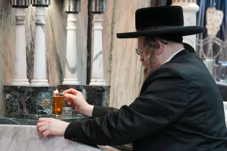 בבית מדרשו של בעל ההילולא; כך ציין האדמו"ר משומרי אמונים את הילולת זקינו