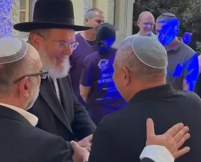 "אתה מקור של השראה" | המפגש המרגש בין הרב הראשי לגדי איזנקוט
