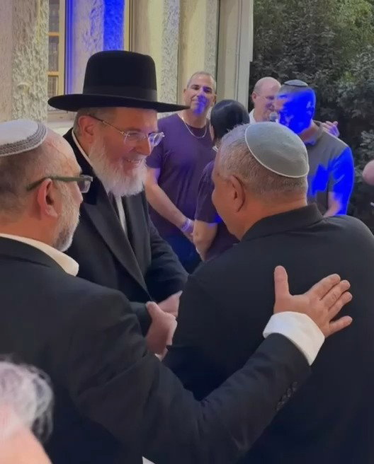 הרב הראשי ואיזנקוט, אמש