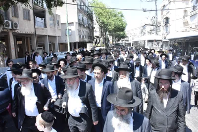 הלווית הרבנית שרה רחל ישראלזון ע"ה