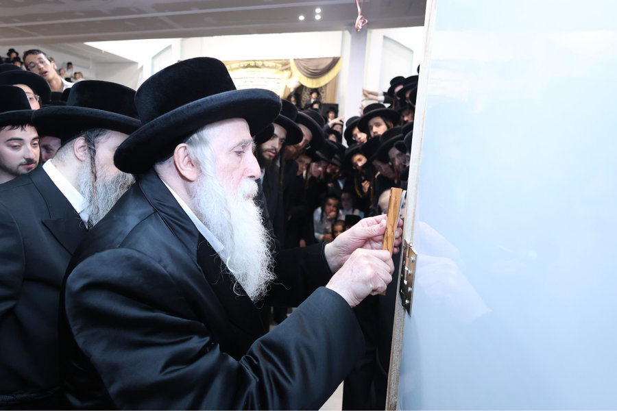 מול החסידים | כך הוקיר האדמו"ר את מוטי בבצ'יק