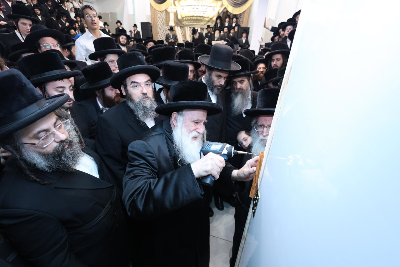 חנוכת הבית במכנובקא בעלזא ירושלים