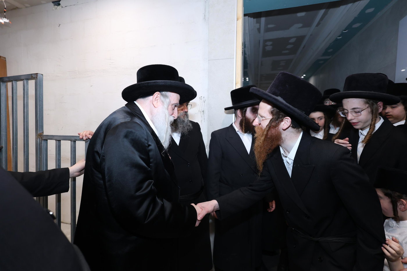 חנוכת הבית במכנובקא בעלזא ירושלים