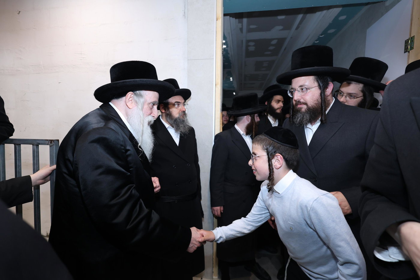 חנוכת הבית במכנובקא בעלזא ירושלים