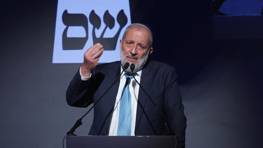 דרעי מאשים: השמאל משקיע מילארדים כדי לדכא את ההצבעה החרדית