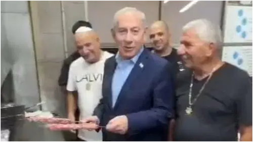 ראיתם פעם את נתניהו מכין שיפודים? אז הנה | וזה המאכל שהוא הכי אוהב 