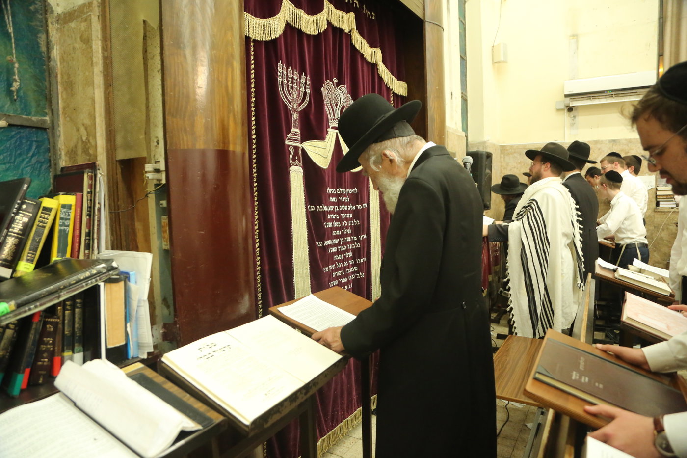 פוניבז': מאות בחורים מ'המחבלים' בעצרת ושיחת התעוררות לביטול 'גזירת הפינוי'