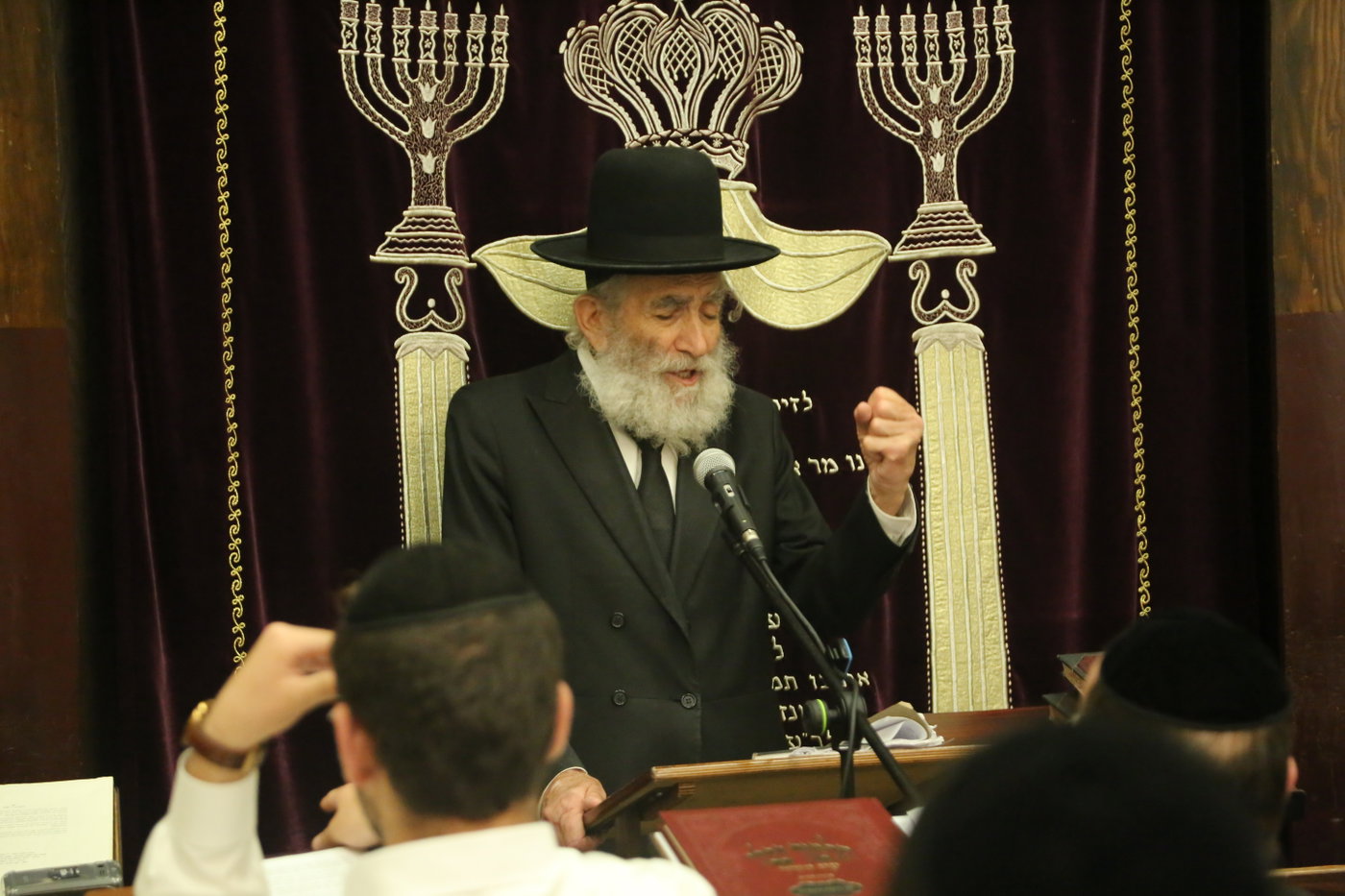 פוניבז': מאות בחורים מ'המחבלים' בעצרת ושיחת התעוררות לביטול 'גזירת הפינוי'