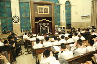 פוניבז': מאות בחורים מ'המחבלים' בעצרת ושיחת התעוררות לביטול 'גזירת הפינוי'