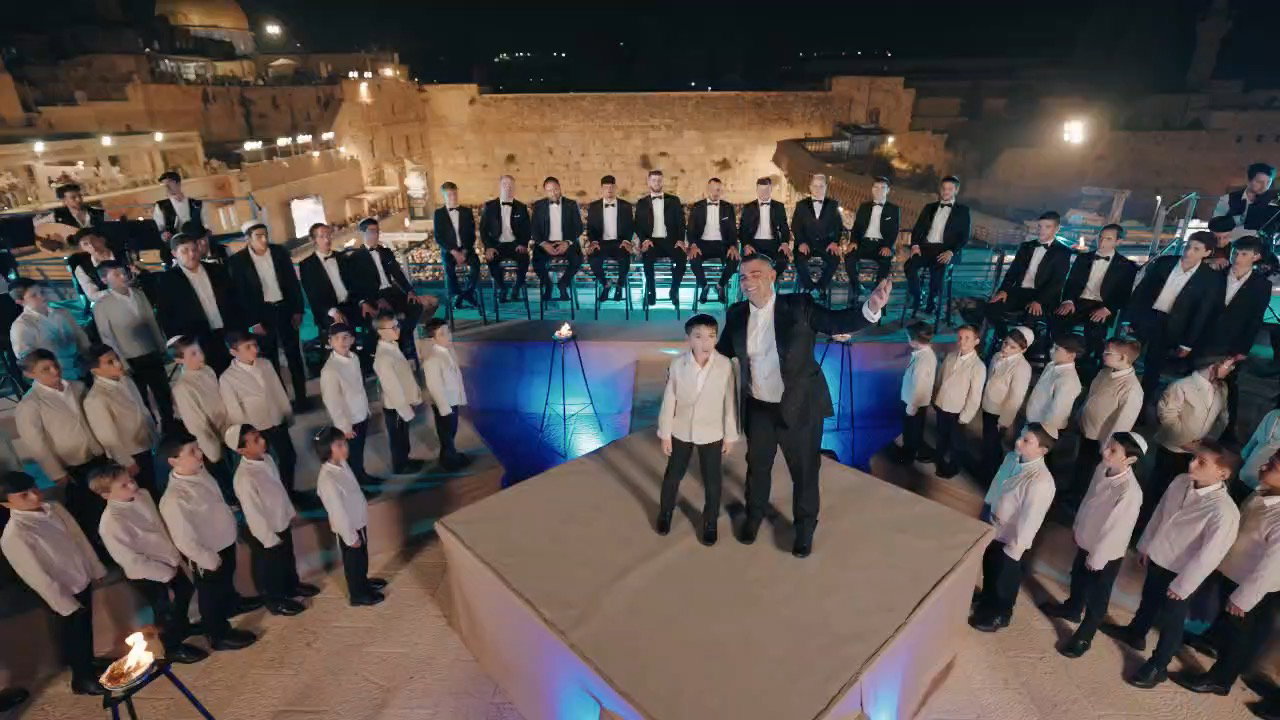 מראה סוריאליסטי בכותל: ההפקה הגרנדיוזית שהדהימה את רבבות באי הסליחות