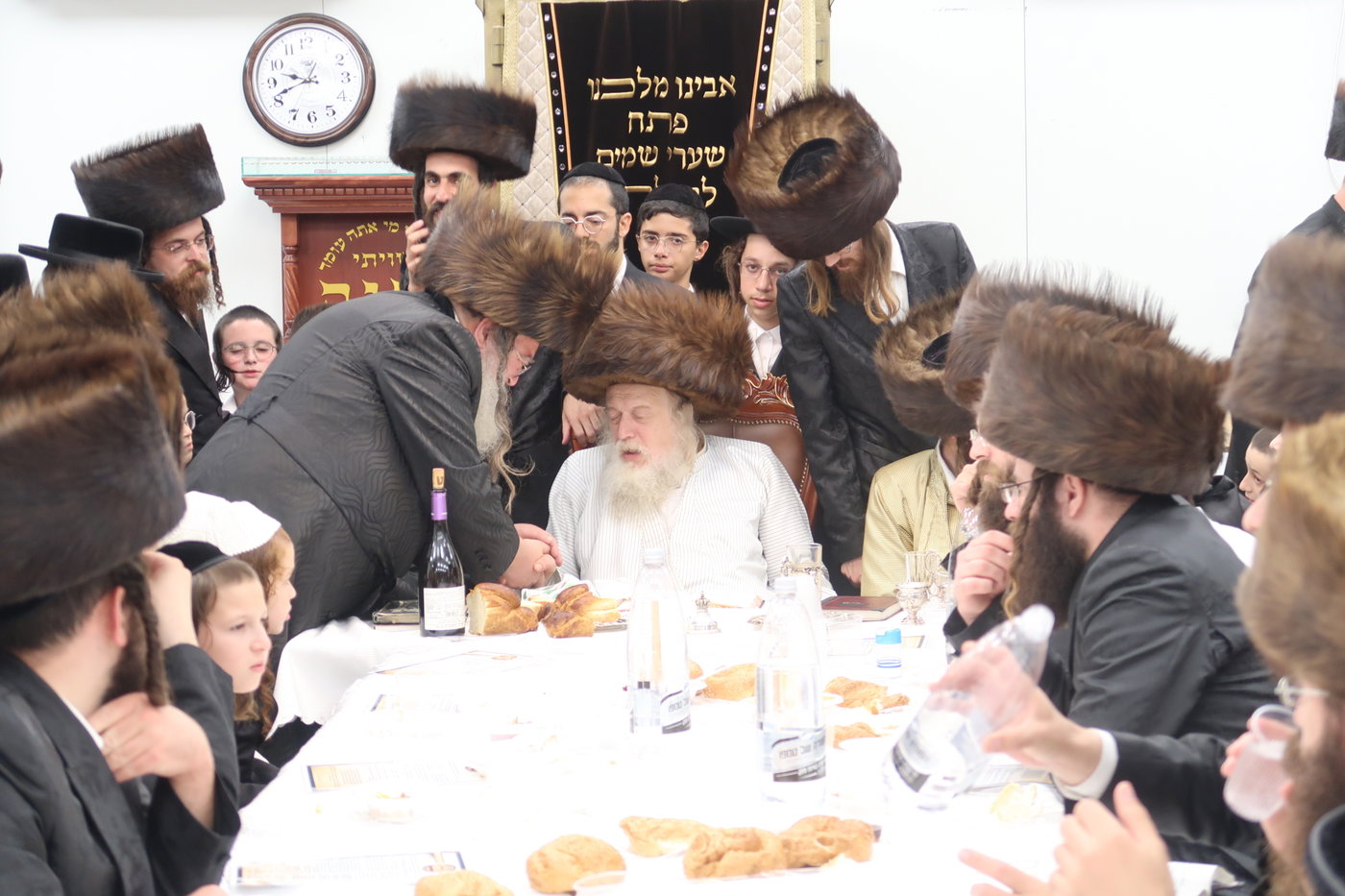 האדמו"ר ממבקשי אמונה בבית שמש