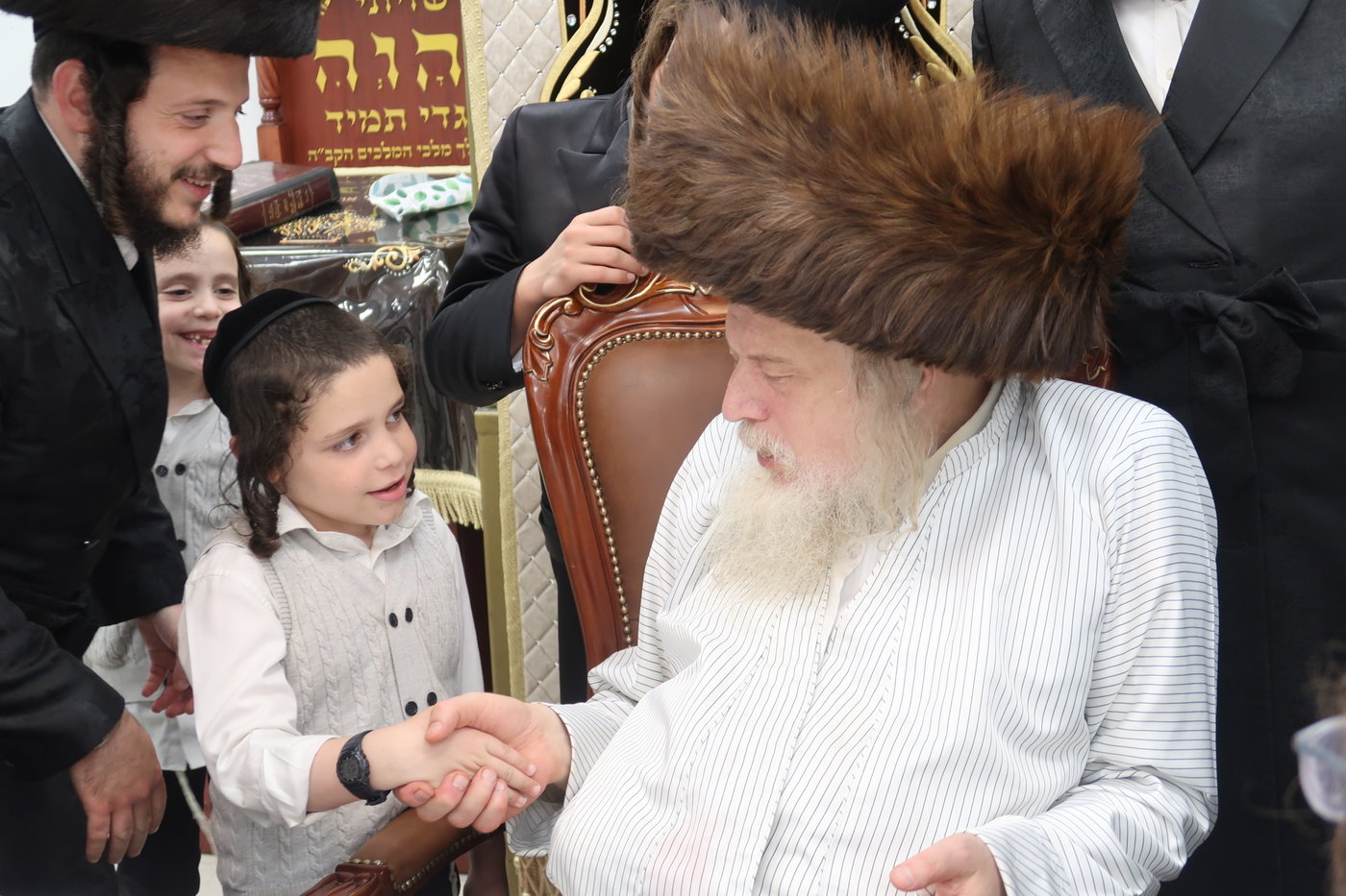 האדמו"ר ממבקשי אמונה בבית שמש