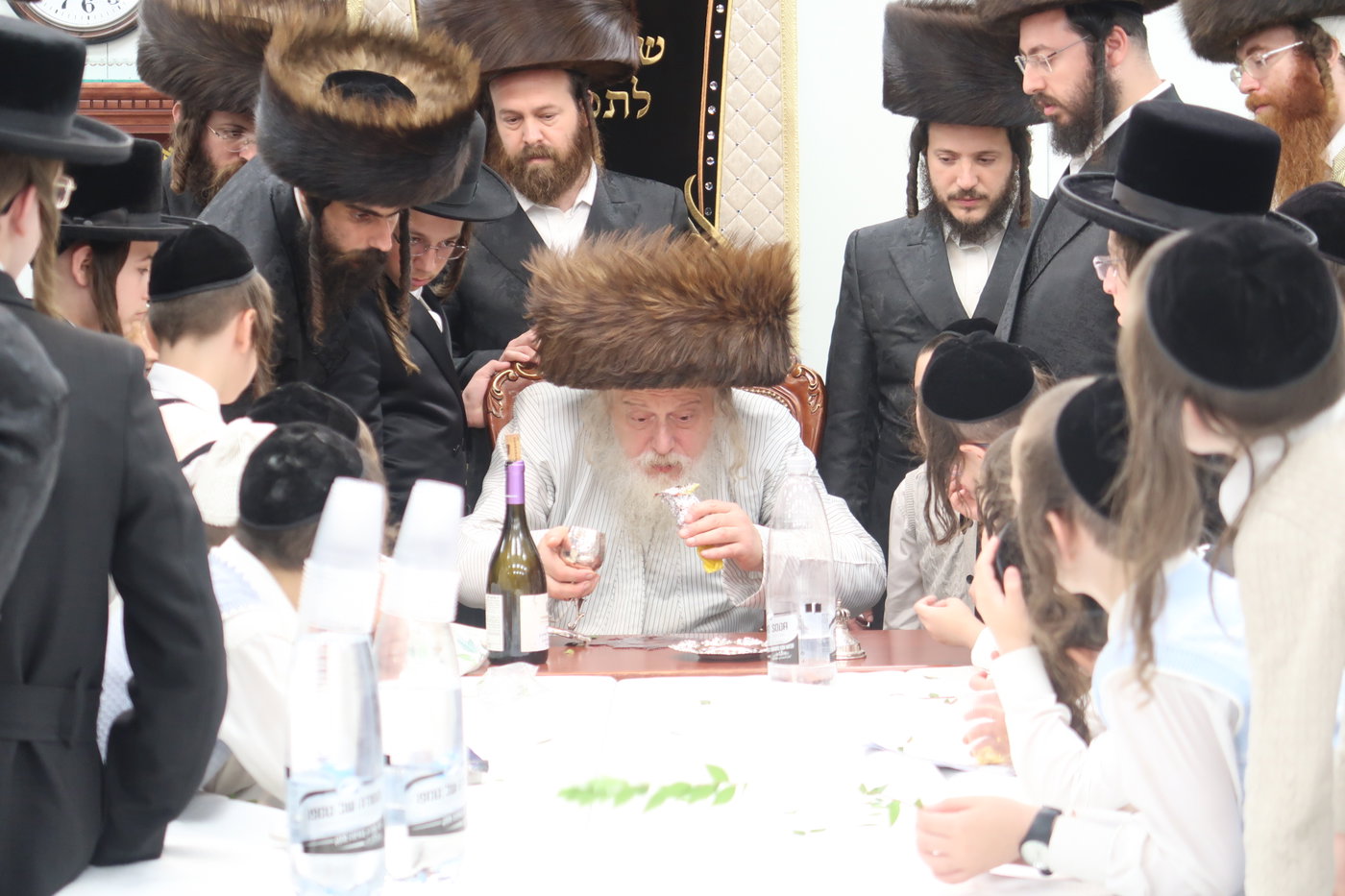 האדמו"ר ממבקשי אמונה בבית שמש