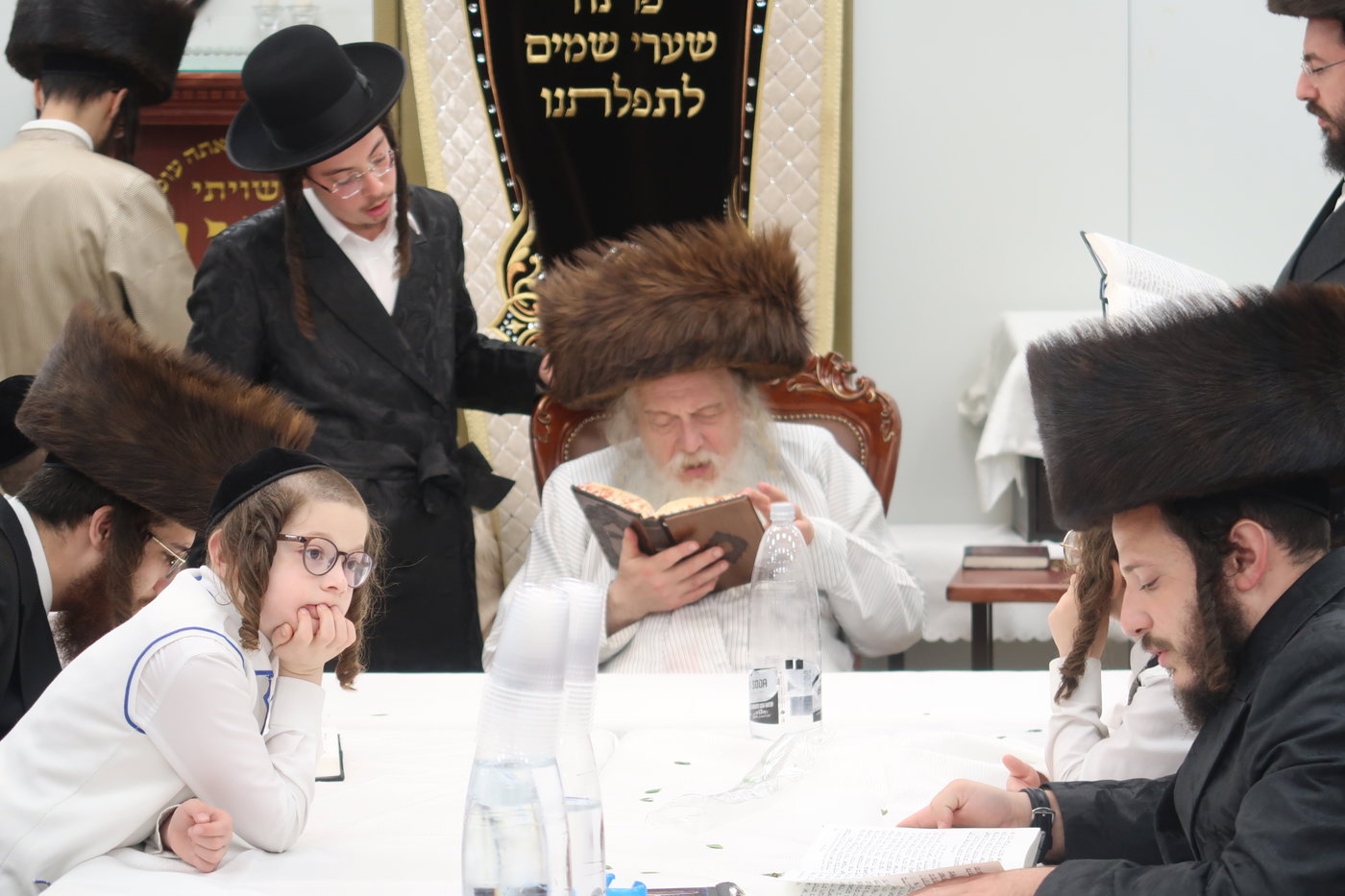 האדמו"ר ממבקשי אמונה בבית שמש