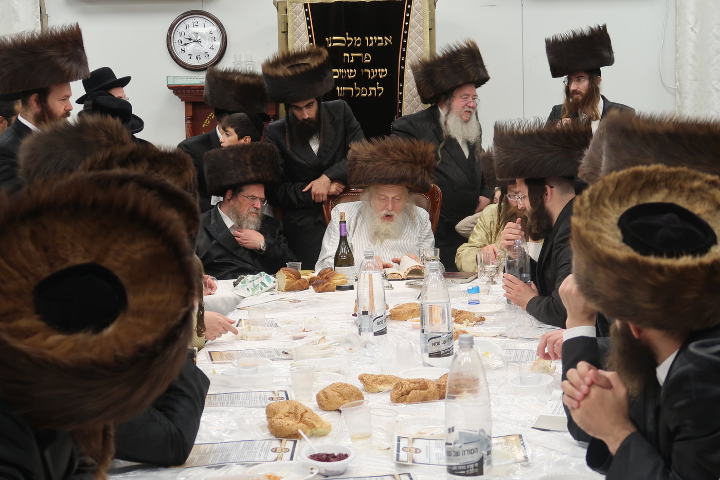 האדמו"ר ממבקשי אמונה בבית שמש