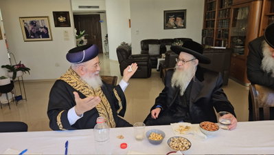 האדמו"ר מצאנז קלויזנבורג בביקור אצל הגרש"מ עמאר