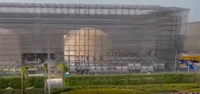 העולם הערבי לועג לסעודיה: כלובי ענק נצפו מעל מיכלי הדלק 